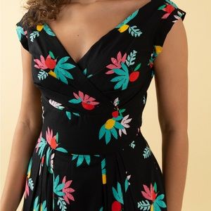 Cute black floral dress with pockets